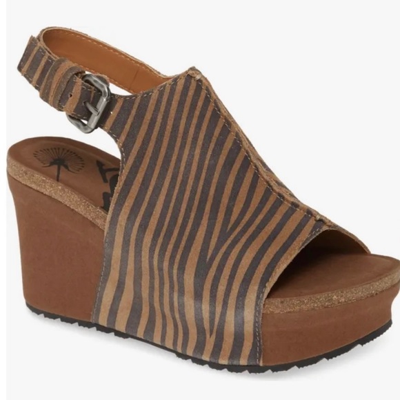 OTBT Shoes - OTBT Leather Jaunt Platform Wedge Sandal Sz 7.5 animal print